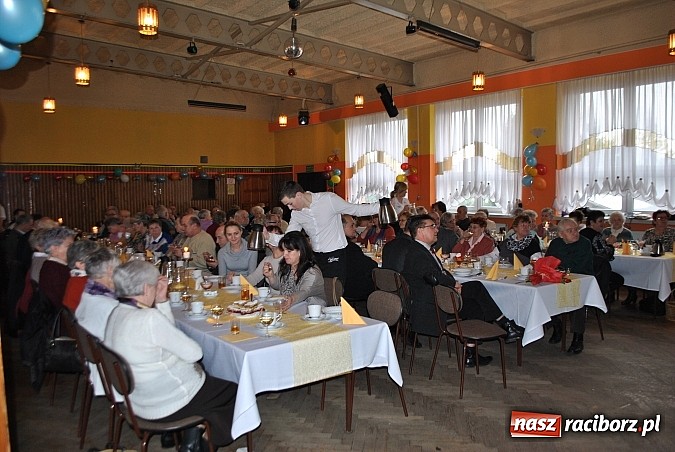 Zdjęcie w galerii na portalu naszraciborz.pl: Seniorzy świętowali w OSP Raszczyce wiadomości z regionu
