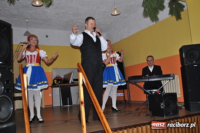 Zdjęcie w galerii na portalu naszraciborz.pl: Seniorzy świętowali w OSP Raszczyce wiadomości z regionu