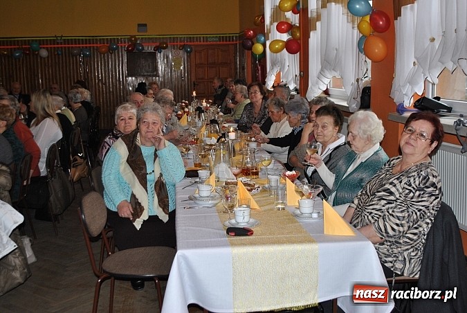 Zdjęcie w galerii na portalu naszraciborz.pl: Seniorzy świętowali w OSP Raszczyce wiadomości z regionu