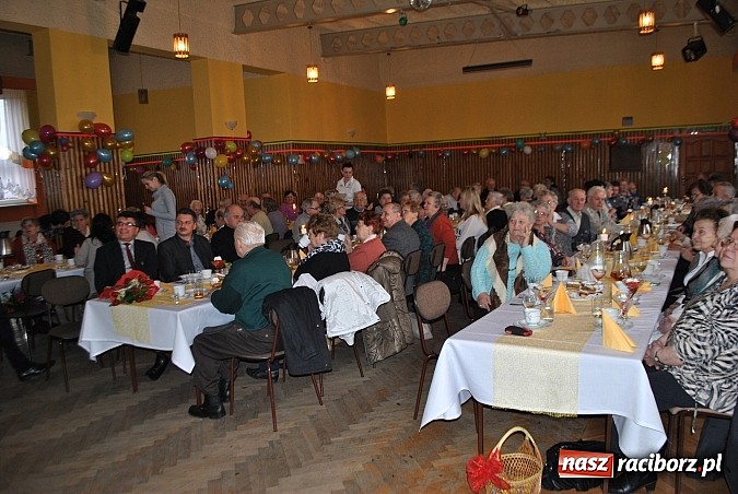 Zdjęcie w galerii na portalu naszraciborz.pl: Seniorzy świętowali w OSP Raszczyce wiadomości z regionu