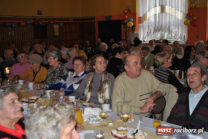 Zdjęcie w galerii na portalu naszraciborz.pl: Seniorzy świętowali w OSP Raszczyce wiadomości z regionu
