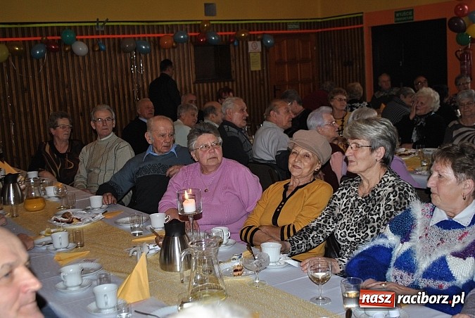 Zdjęcie w galerii na portalu naszraciborz.pl: Seniorzy świętowali w OSP Raszczyce wiadomości z regionu