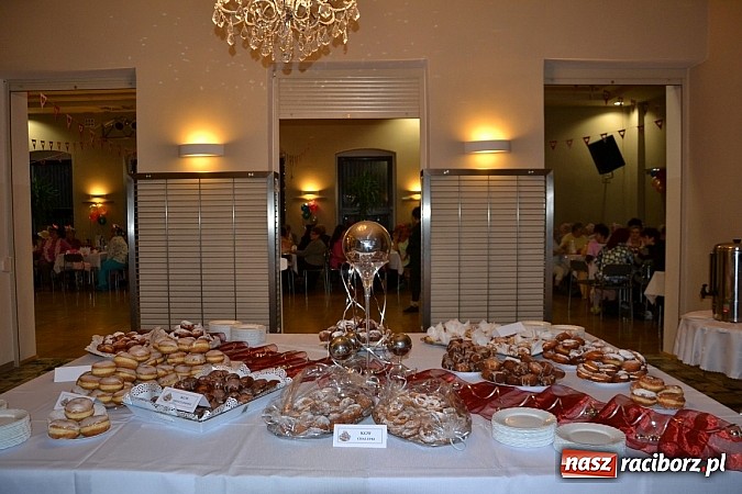 Zdjęcie w galerii na portalu naszraciborz.pl: Tłusty Czwartek, czy jak kto woli Babski Comber  wiadomości z regionu