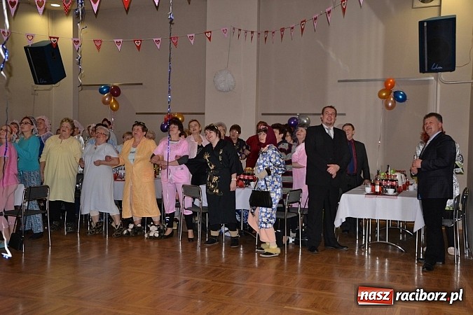 Zdjęcie w galerii na portalu naszraciborz.pl: Tłusty Czwartek, czy jak kto woli Babski Comber  wiadomości z regionu