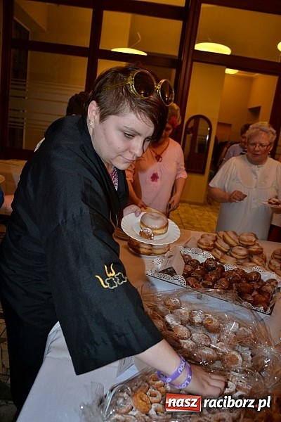 Zdjęcie w galerii na portalu naszraciborz.pl: Tłusty Czwartek, czy jak kto woli Babski Comber  wiadomości z regionu