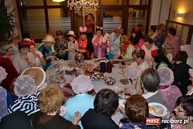 Zdjęcie w galerii na portalu naszraciborz.pl: Tłusty Czwartek, czy jak kto woli Babski Comber  wiadomości z regionu