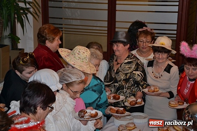 Zdjęcie w galerii na portalu naszraciborz.pl: Tłusty Czwartek, czy jak kto woli Babski Comber  wiadomości z regionu