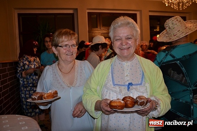 Zdjęcie w galerii na portalu naszraciborz.pl: Tłusty Czwartek, czy jak kto woli Babski Comber  wiadomości z regionu