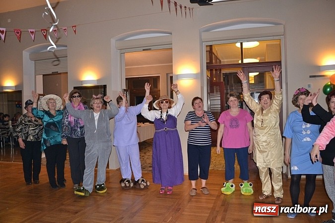 Zdjęcie w galerii na portalu naszraciborz.pl: Tłusty Czwartek, czy jak kto woli Babski Comber  wiadomości z regionu