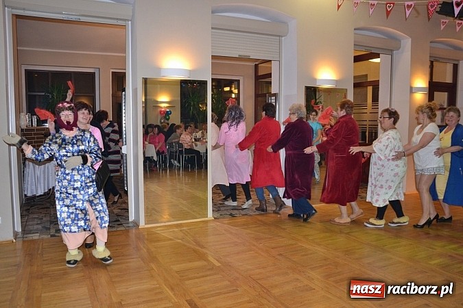 Zdjęcie w galerii na portalu naszraciborz.pl: Tłusty Czwartek, czy jak kto woli Babski Comber  wiadomości z regionu