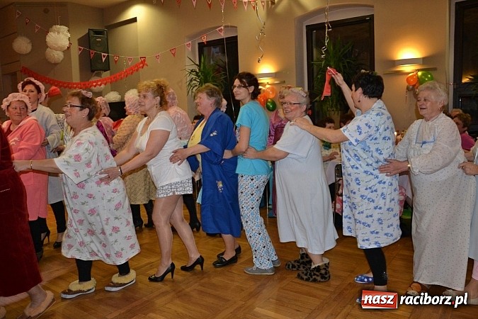 Zdjęcie w galerii na portalu naszraciborz.pl: Tłusty Czwartek, czy jak kto woli Babski Comber  wiadomości z regionu