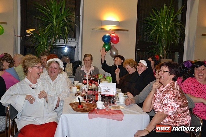 Zdjęcie w galerii na portalu naszraciborz.pl: Tłusty Czwartek, czy jak kto woli Babski Comber  wiadomości z regionu