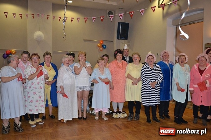 Zdjęcie w galerii na portalu naszraciborz.pl: Tłusty Czwartek, czy jak kto woli Babski Comber  wiadomości z regionu