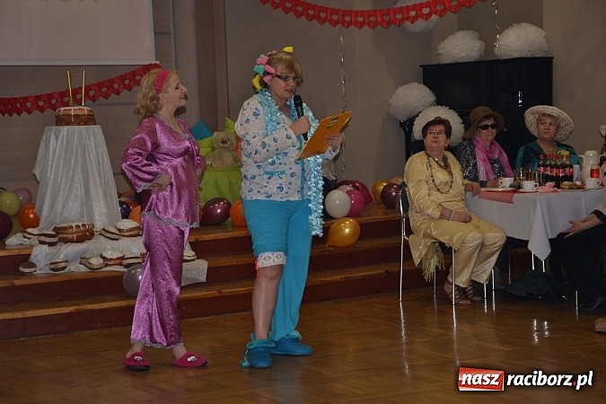 Zdjęcie w galerii na portalu naszraciborz.pl: Tłusty Czwartek, czy jak kto woli Babski Comber  wiadomości z regionu