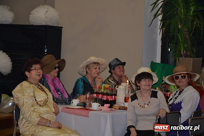 Zdjęcie w galerii na portalu naszraciborz.pl: Tłusty Czwartek, czy jak kto woli Babski Comber  wiadomości z regionu