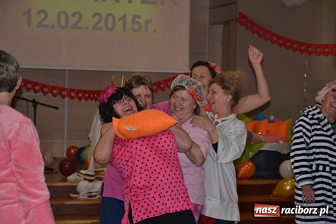 Zdjęcie w galerii na portalu naszraciborz.pl: Tłusty Czwartek, czy jak kto woli Babski Comber  wiadomości z regionu