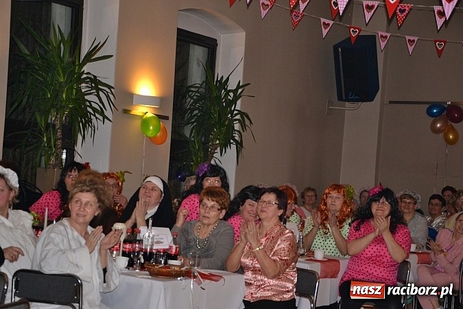 Zdjęcie w galerii na portalu naszraciborz.pl: Tłusty Czwartek, czy jak kto woli Babski Comber  wiadomości z regionu