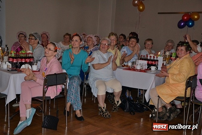 Zdjęcie w galerii na portalu naszraciborz.pl: Tłusty Czwartek, czy jak kto woli Babski Comber  wiadomości z regionu