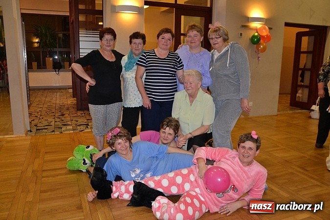 Zdjęcie w galerii na portalu naszraciborz.pl: Tłusty Czwartek, czy jak kto woli Babski Comber  wiadomości z regionu