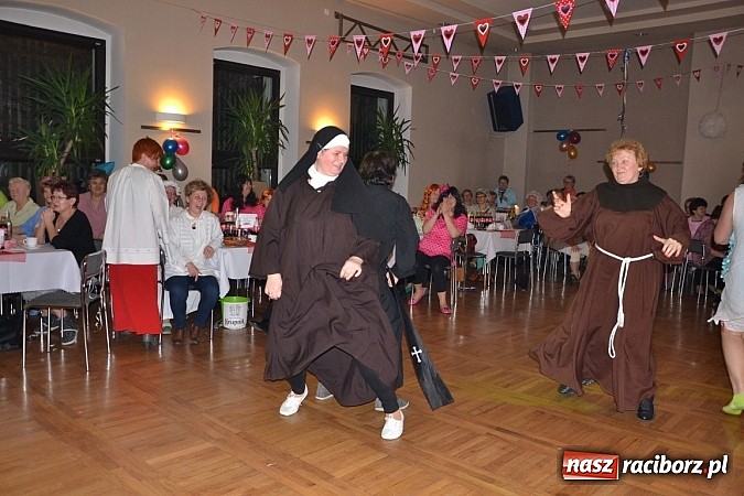 Zdjęcie w galerii na portalu naszraciborz.pl: Tłusty Czwartek, czy jak kto woli Babski Comber  wiadomości z regionu