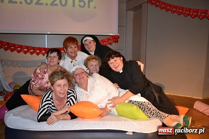 Zdjęcie w galerii na portalu naszraciborz.pl: Tłusty Czwartek, czy jak kto woli Babski Comber  wiadomości z regionu