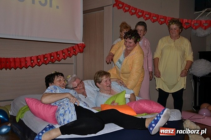 Zdjęcie w galerii na portalu naszraciborz.pl: Tłusty Czwartek, czy jak kto woli Babski Comber  wiadomości z regionu