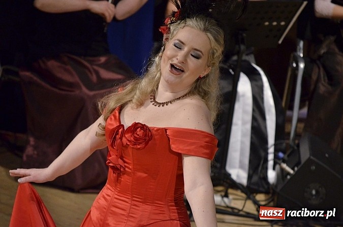 Zdjęcie w galerii na portalu naszraciborz.pl: Koncert karnawałowy we włoskim klimacie w Raciborskim Centrum Kultury wiadomości z regionu