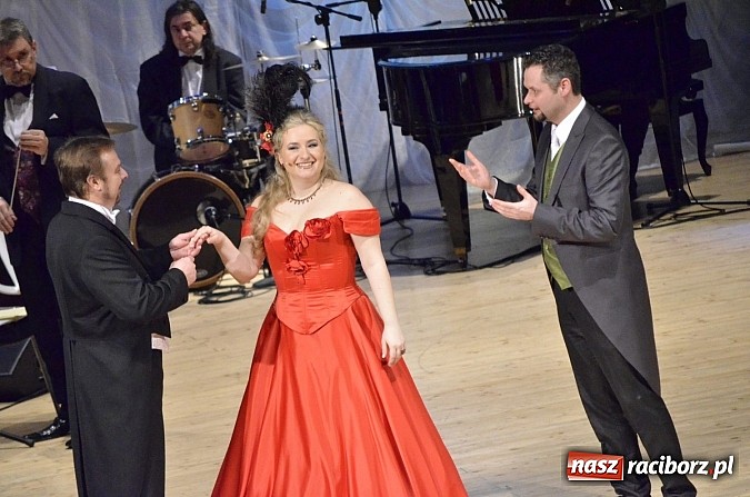 Zdjęcie w galerii na portalu naszraciborz.pl: Koncert karnawałowy we włoskim klimacie w Raciborskim Centrum Kultury wiadomości z regionu