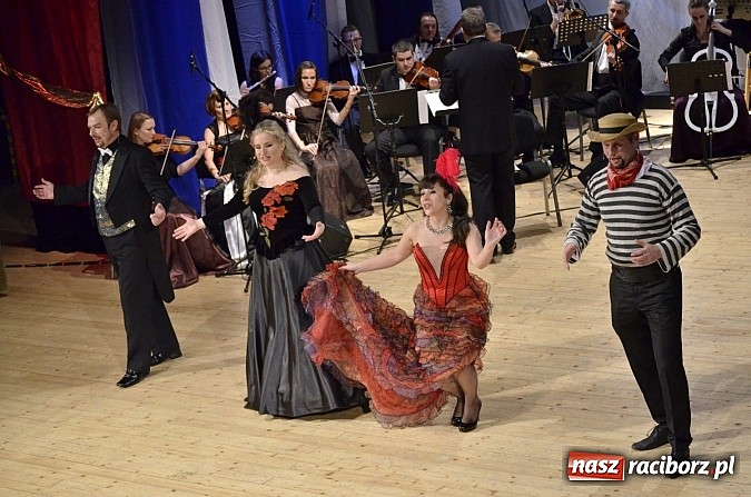 Zdjęcie w galerii na portalu naszraciborz.pl: Koncert karnawałowy we włoskim klimacie w Raciborskim Centrum Kultury wiadomości z regionu