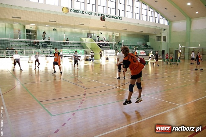 Zdjęcie w galerii na portalu naszraciborz.pl: Cofała-Rzytki najlepsi w turnieju dwójek wiadomości z regionu