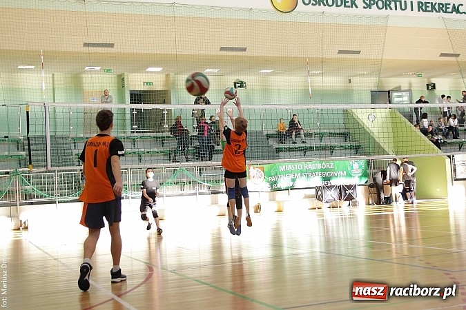 Zdjęcie w galerii na portalu naszraciborz.pl: Cofała-Rzytki najlepsi w turnieju dwójek wiadomości z regionu