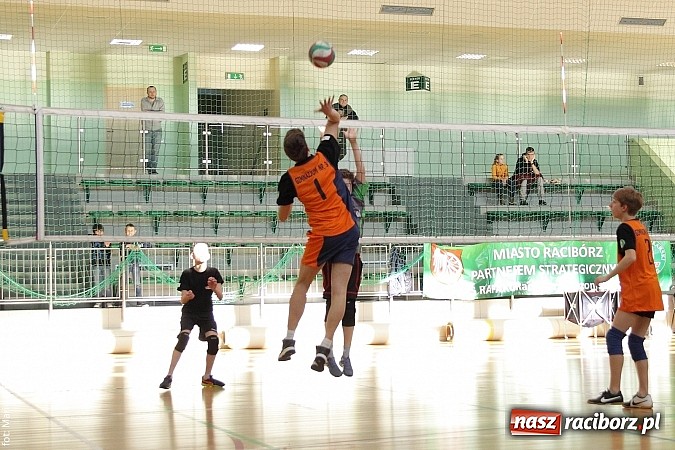 Zdjęcie w galerii na portalu naszraciborz.pl: Cofała-Rzytki najlepsi w turnieju dwójek wiadomości z regionu