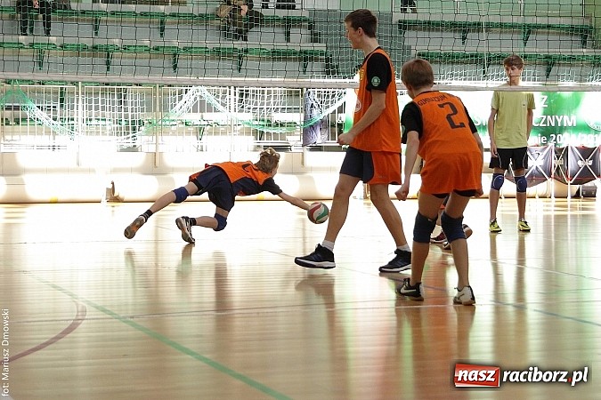 Zdjęcie w galerii na portalu naszraciborz.pl: Cofała-Rzytki najlepsi w turnieju dwójek wiadomości z regionu