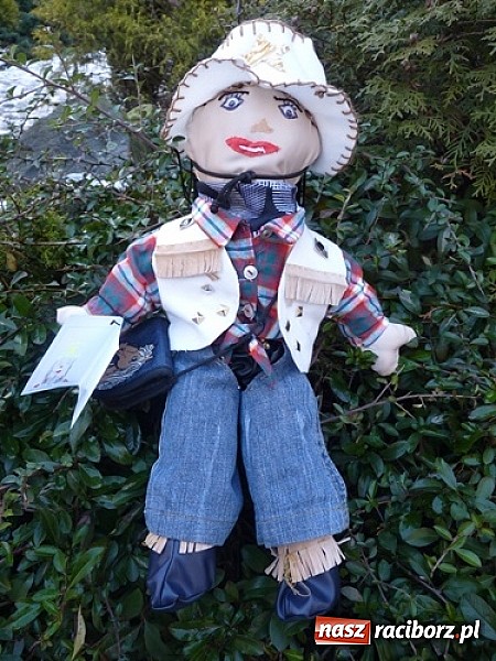 Zdjęcie w galerii na portalu naszraciborz.pl: Uczniowie tworkowskiego ZSO przyłączyli się do akcji UNICEF! Zebrali aż 930 złotych wiadomości z regionu