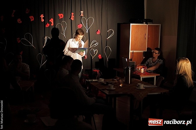 Zdjęcie w galerii na portalu naszraciborz.pl: Wiecz&oacute;r poezji, czyli dzień zakochanych w poprawczaku wiadomości z regionu