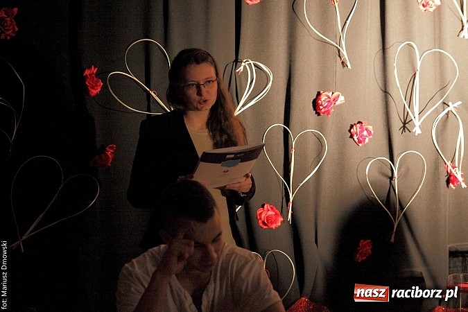 Zdjęcie w galerii na portalu naszraciborz.pl: Wiecz&oacute;r poezji, czyli dzień zakochanych w poprawczaku wiadomości z regionu
