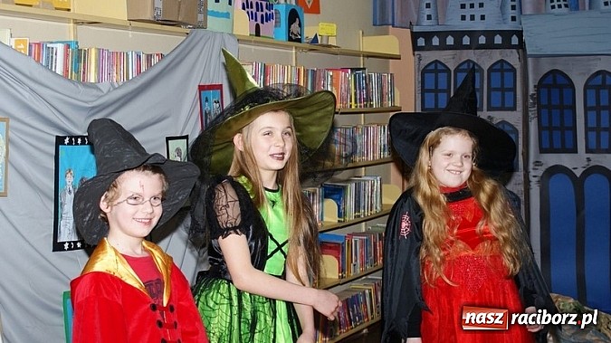Zdjęcie w galerii na portalu naszraciborz.pl: Bal w… Hogwarcie na koniec ferii w bibliotece wiadomości z regionu