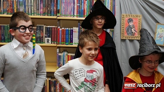 Zdjęcie w galerii na portalu naszraciborz.pl: Bal w… Hogwarcie na koniec ferii w bibliotece wiadomości z regionu