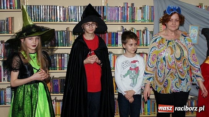 Zdjęcie w galerii na portalu naszraciborz.pl: Bal w… Hogwarcie na koniec ferii w bibliotece wiadomości z regionu