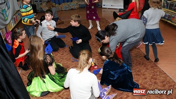 Zdjęcie w galerii na portalu naszraciborz.pl: Bal w… Hogwarcie na koniec ferii w bibliotece wiadomości z regionu