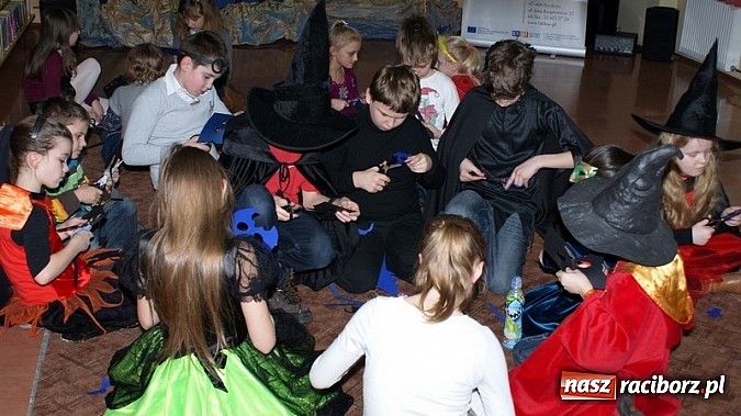 Zdjęcie w galerii na portalu naszraciborz.pl: Bal w… Hogwarcie na koniec ferii w bibliotece wiadomości z regionu