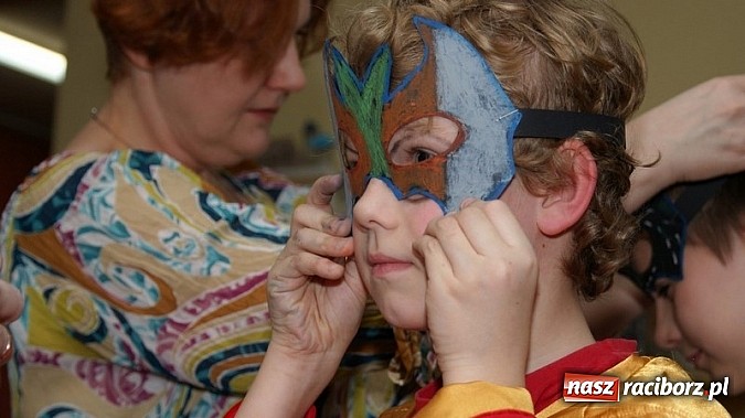 Zdjęcie w galerii na portalu naszraciborz.pl: Bal w… Hogwarcie na koniec ferii w bibliotece wiadomości z regionu