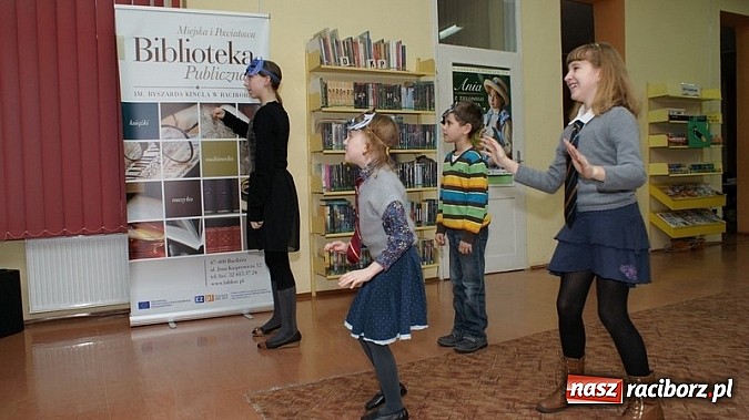 Zdjęcie w galerii na portalu naszraciborz.pl: Bal w… Hogwarcie na koniec ferii w bibliotece wiadomości z regionu