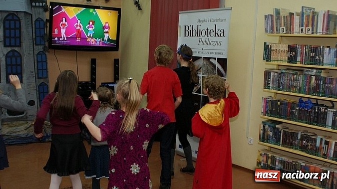 Zdjęcie w galerii na portalu naszraciborz.pl: Bal w… Hogwarcie na koniec ferii w bibliotece wiadomości z regionu