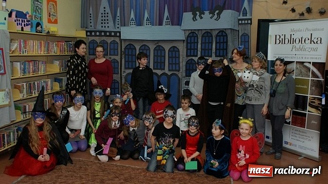 Zdjęcie w galerii na portalu naszraciborz.pl: Bal w… Hogwarcie na koniec ferii w bibliotece wiadomości z regionu