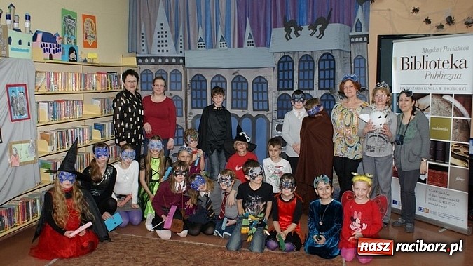 Zdjęcie w galerii na portalu naszraciborz.pl: Bal w… Hogwarcie na koniec ferii w bibliotece wiadomości z regionu