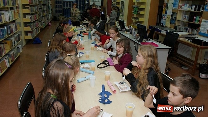 Zdjęcie w galerii na portalu naszraciborz.pl: Bal w… Hogwarcie na koniec ferii w bibliotece wiadomości z regionu