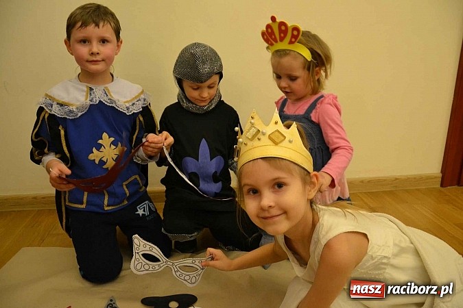 Zdjęcie w galerii na portalu naszraciborz.pl: Zamkowa maskarada karnawałowa dla dzieci za nami  wiadomości z regionu