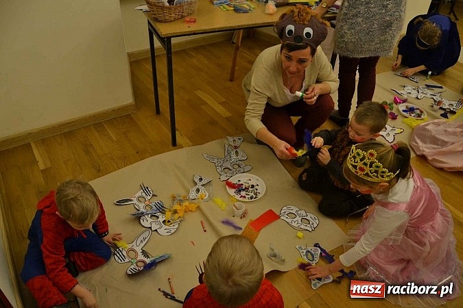 Zdjęcie w galerii na portalu naszraciborz.pl: Zamkowa maskarada karnawałowa dla dzieci za nami  wiadomości z regionu