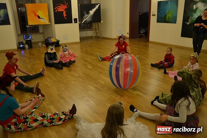 Zdjęcie w galerii na portalu naszraciborz.pl: Zamkowa maskarada karnawałowa dla dzieci za nami  wiadomości z regionu